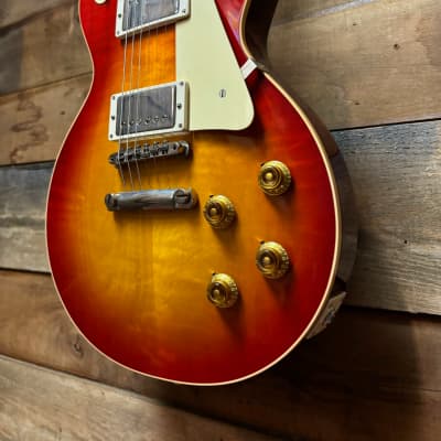 Gibson R8 1958 Reissue Les Paul Washed Cherry Sunburst w/case image 3