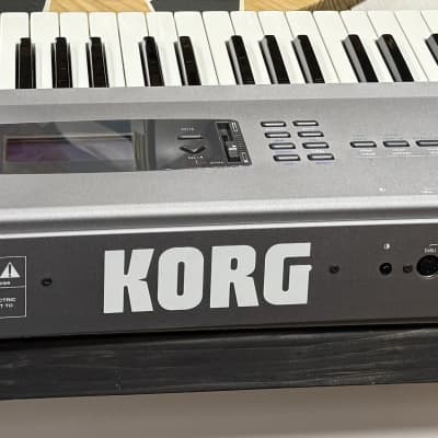 KORG N364 Music Workstation 61-Key Keyboard Synthesizer