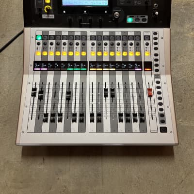 Yamaha TF1 40 Input Digital Mixing Console WITH DANTE MODULE