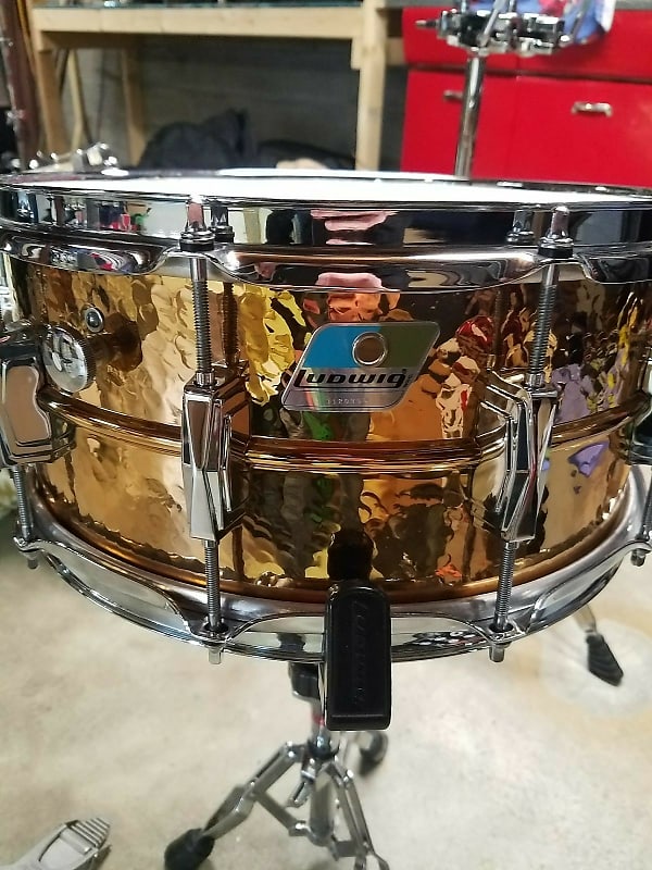 Ludwig No. 552K Hammered Bronze 6.5x14" Snare Drum with Rounded Blue/Olive Badge 1982 - 1984	 image 4