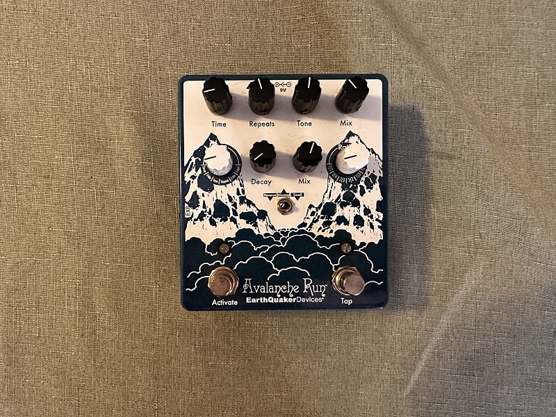 EarthQuaker Devices Avalanche Run Stereo Reverb & Delay with Tap Tempo V2