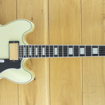 FGN Masterfield Antique White C230642 for sale