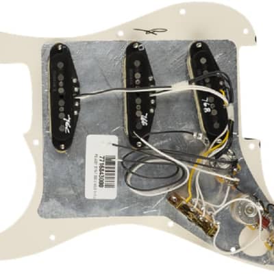 Fender Pre-Wired Strat Pickguard, Vintage Noiseless SSS, Tortoise Shell 11 Hole PG image 6