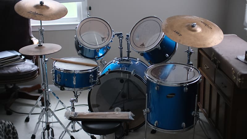 Ludwig 5-Piece Blue Drum Kit image 1