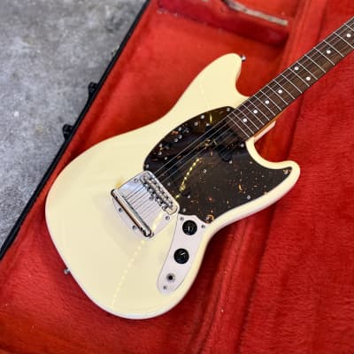 Fender deals mustang 2016