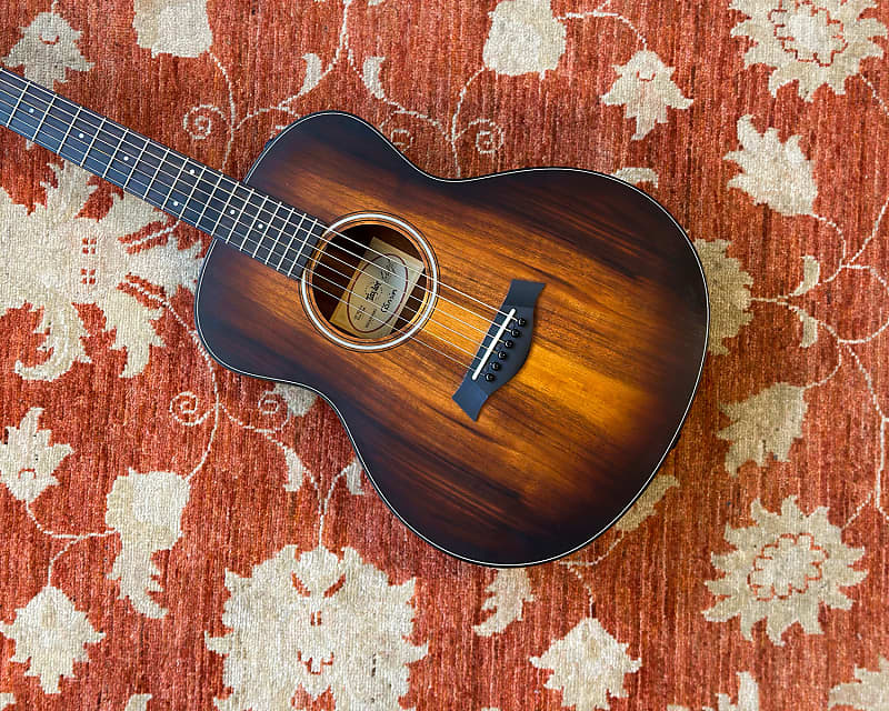 ギター Taylor  GS Mini-e Koa Plus GS Mini-e Koa Plus Layered Koa Acoustic-Electric Guitar