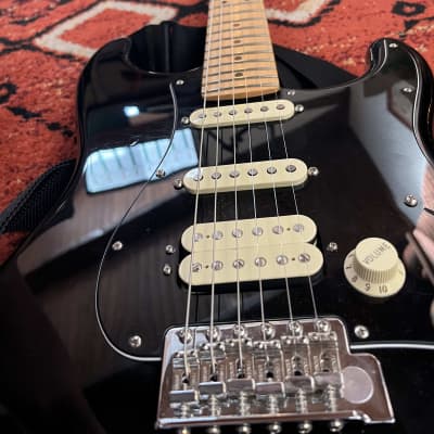 Fender American Performer Stratocaster HSS with Maple Fretboard 2018 - Present - Black image 2