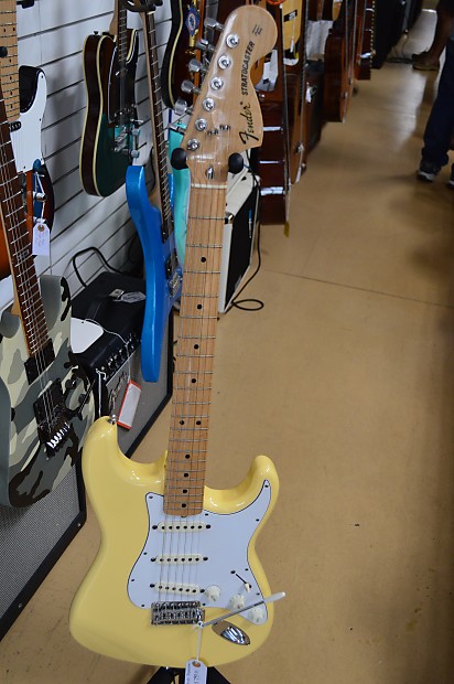 Fender Stratocaster クリーム Fender Stratocaster