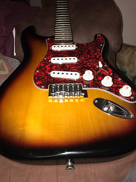 Fender Squier Stratocaster Special Edition 2004 Tobacco burst