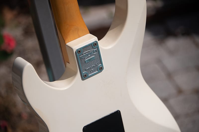 KRAMER JK3000 80’s 日本製 KRAMER JK3000 80年代中期以前フロイドローズとアッセンブリー