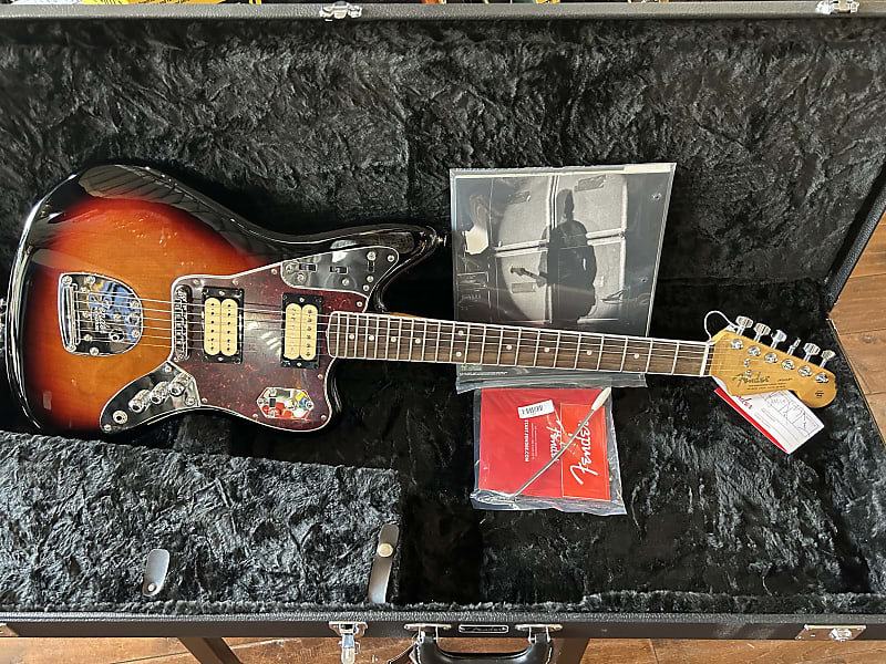 Fender Kurt Cobain Jaguar 3-Color Sunburst  #MX23010496  8 lbs  ?11.2oz image 1