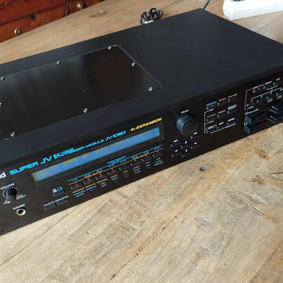 Roland JV-1080 64-Voice Synthesizer Module 1994 - 2001 - Black