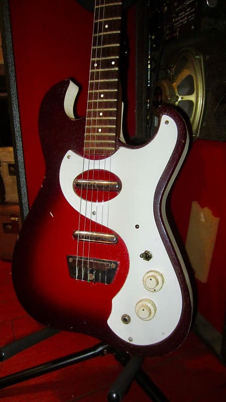 ~1964 Silvertone Model 1457 Amp In Case Faux Redburst Sparkle image 1