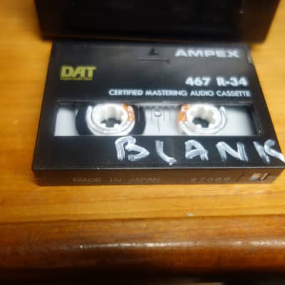 Denon DTR-80P DAT recorder in great working condition image 14