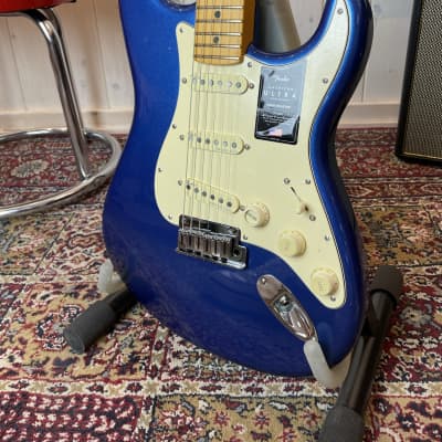 Fender American Ultra Stratocaster MN 2023 - Cobra Blue image 9