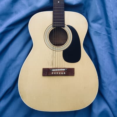 Vintage Harmony classic flattop guitar (Late 60s - Early 70s) image 2
