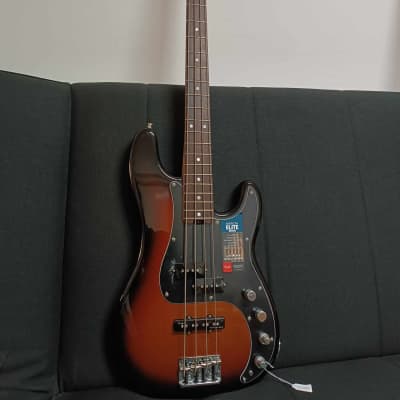 Fender American Elite Precision Bass with Rosewood Fretboard 2016 - 2019 - 3-Color Sunburst image 2