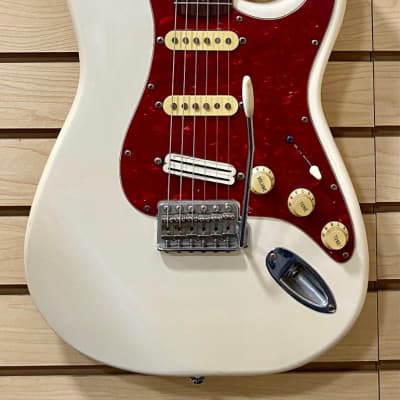 1997 Squier Pro-Tone Stratocaster Electric Guitar – Olympic White for sale