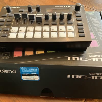 Roland MC-101 Groovebox