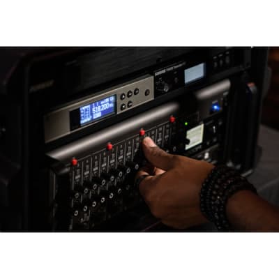 Zoom LiveTrak L-20R 20-Channel Digital Mixer-Recorder for Stage Use image 4