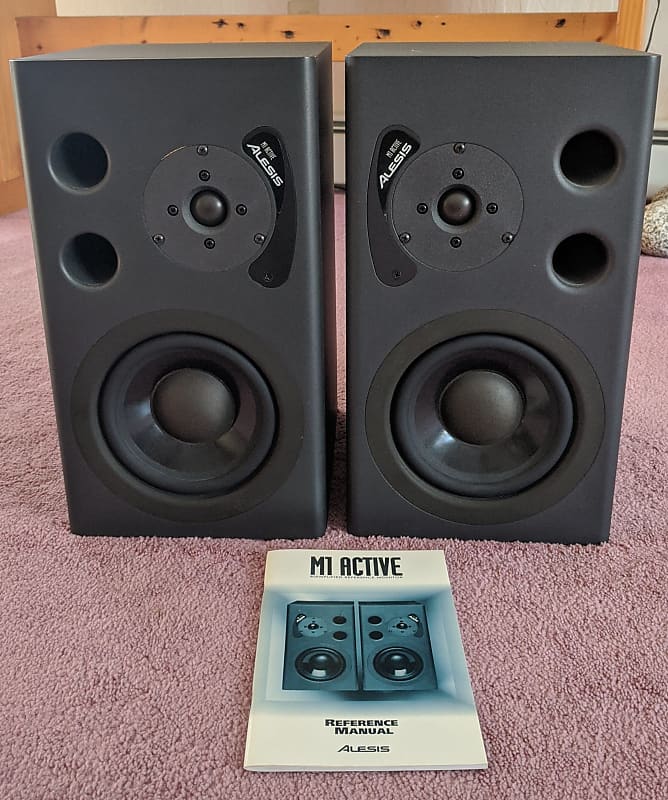 Alesis M1 Active (1st Generation) Monitors, 1 non-functioning | Reverb