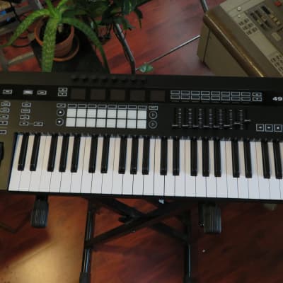 Teclado Controlador Novations SL MKIII - Musicosmos