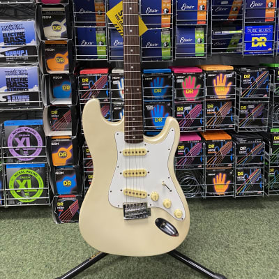 Memphis strat style guitar in olympic white image 20