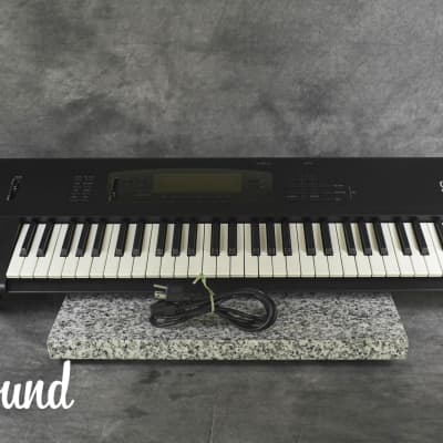 KORG 01/W FD Music Workstation Synthesizer in Very Good Condition.
