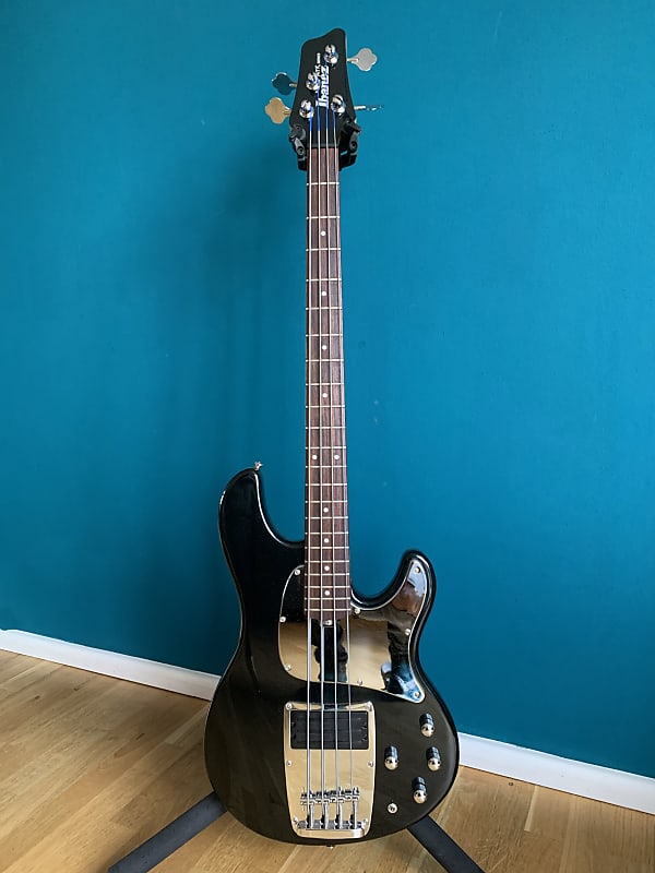 Ibanez ATK300RM エレキベース Ibanez ATK300RM ベース（Ibanez ATK300RM Bass Black Pewter