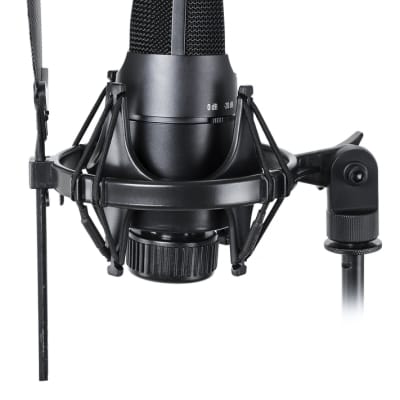 sE Electronics X1a Condenser Microphone w/ Shock Mount and Pop Filter  Isolation Pack image 2