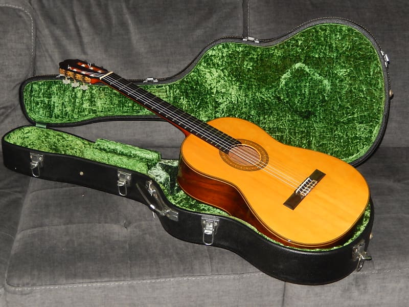 MADE IN 1975 - EICHI KODAIRA E500 - ABSOLUTELY AMAZING CLASSICAL CONCERT  GUITAR - MODEL E500