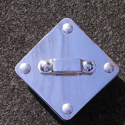 Maxwell Rail Consolette Tom Holder - Slotted Diamond Plate