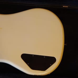 Gibson IV bass 1987  White image 7