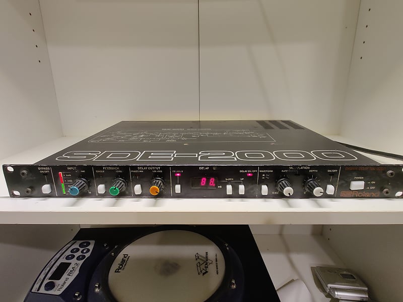 Roland SDE-2000 digital delay