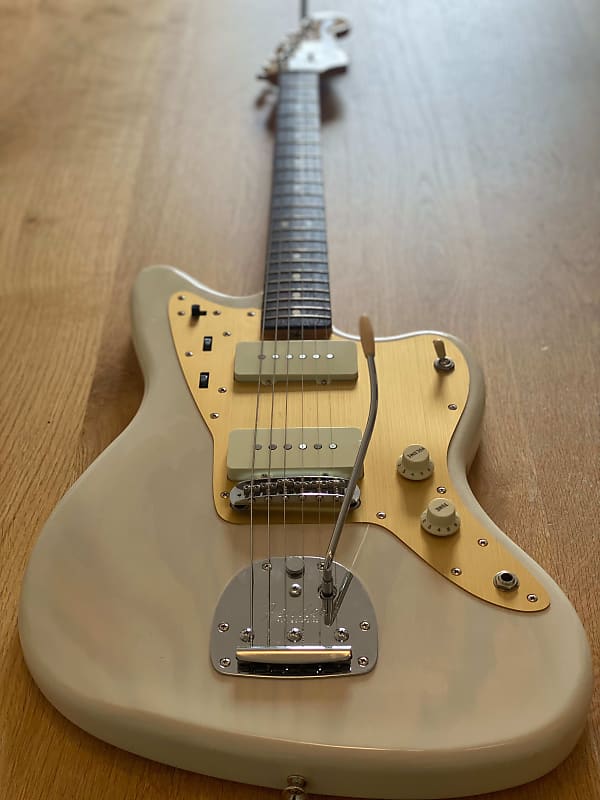 Fender Japan 2021 Fender Heritage 60s Jazzmaster Gold Guard Blonde Nitro  Lacquer MIJ