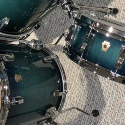 Ludwig-  Classic Maple  2018 Aqua Burst Complete Kit w/ snare image 9