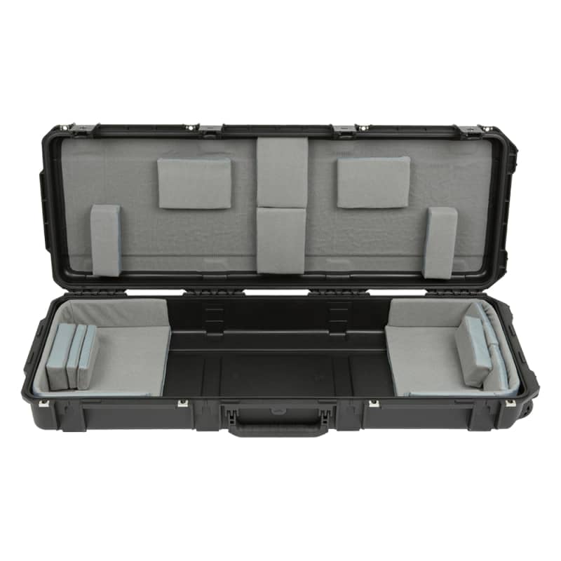 Road Runner Keyboard Flight Case With Casters Black 76 Key