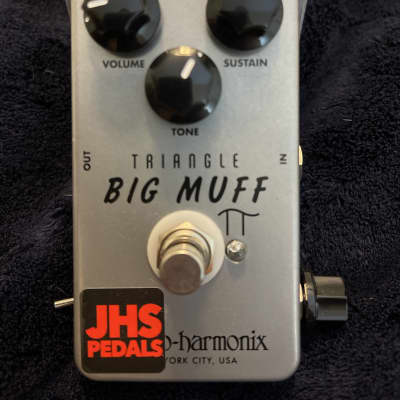 JHS Electro-Harmonix Triangle Big Muff Reissue with
