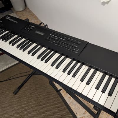 Roland XP-10 61-Key Multi-Timbral Synthesizer 1995 - 2002 - Black