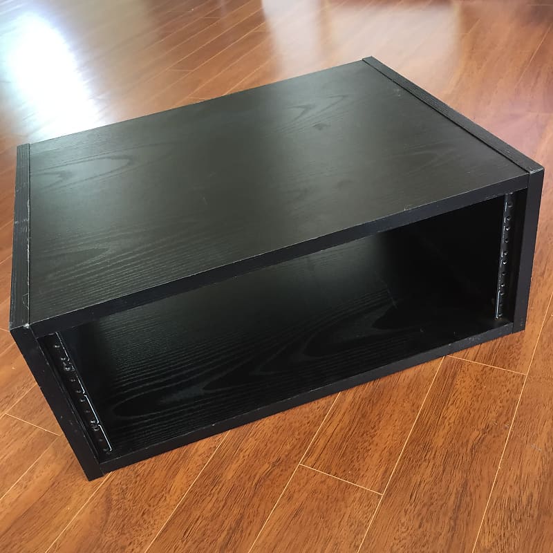 Middle Atlantic RK4 4U rack Reverb