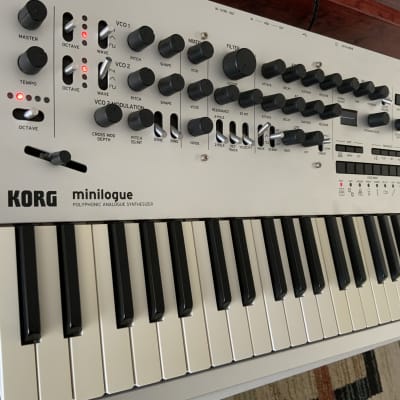 Korg Minilogue 4-voice Analog Polyphonic Synthesizer image 1