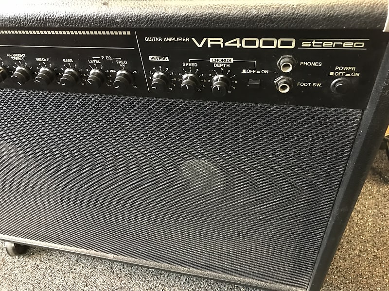 Yamaha VR4000 50-Watt 2x10 Guitar Amplifier with original Foot switch In  Excellent condition