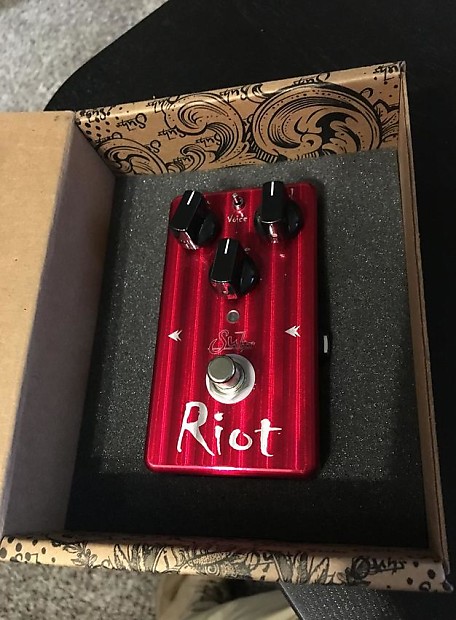 Suhr Riot limited edition crimson red with box