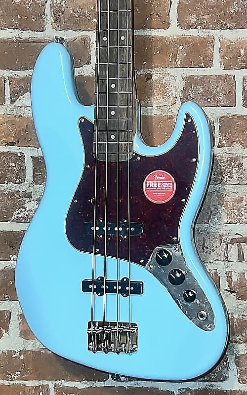 Squier Jazz Bass ClassicVibe 60’s Amazon.com: Squier Classic Vibe 60s Jazz Bass, 3-Color