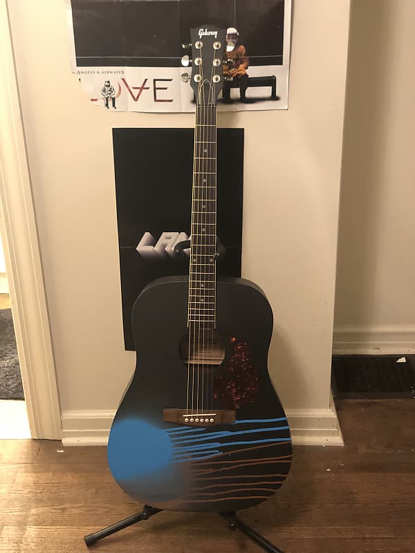 Tom delonge outlet acoustic guitar