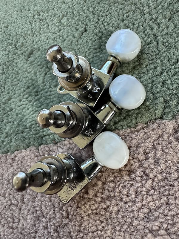 Fender Tuners with white plastic tip [3pcs] 90s-00s - Chrome image 1