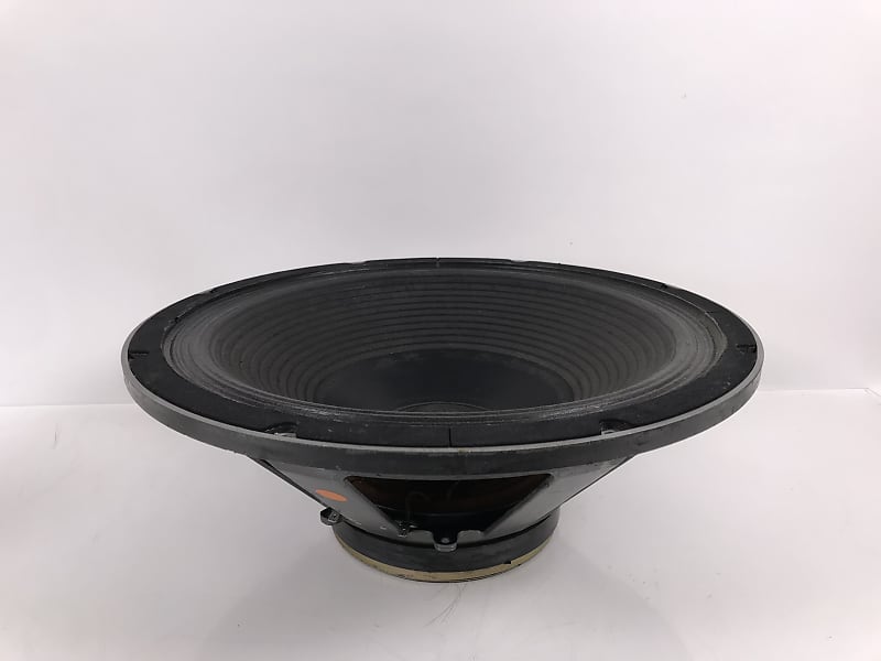 Meyer Sound MS18 subwoofer speaker 一本 Meyer Sound MS18 subwoofer speaker 一本 Meyer Sound MS18