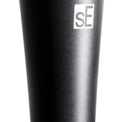 sE Electronics V3 Dynamic Vocal Microphone w/ Clip and Bag image 3