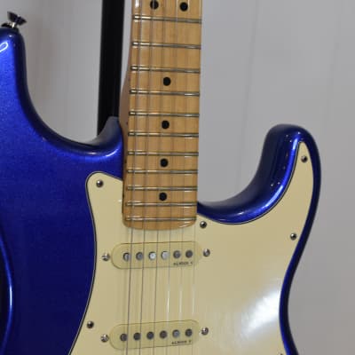 Fender American Standard Stratocaster - 2012 - Mystic Blue - USA - w/ Deluxe Fender Travel Case image 6