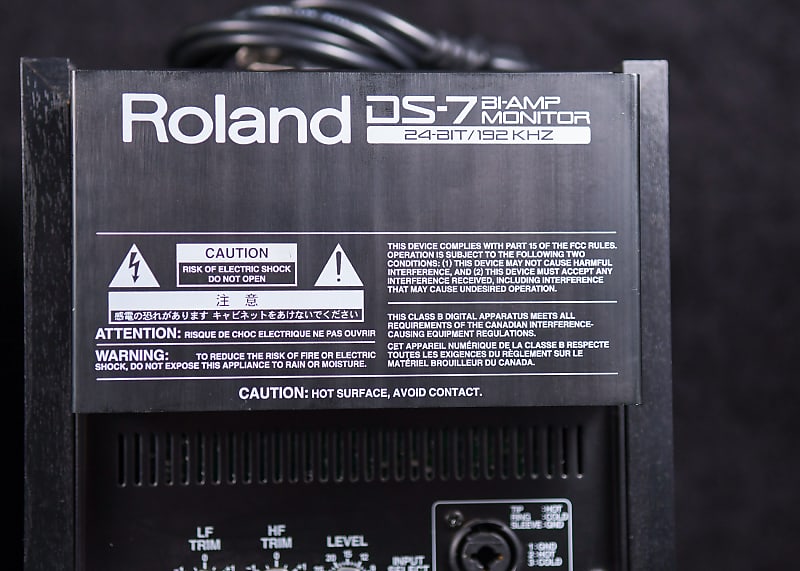 Roland DS-7 Bi-Amp Monitors, Powered Studio Speakers, Black, Pair